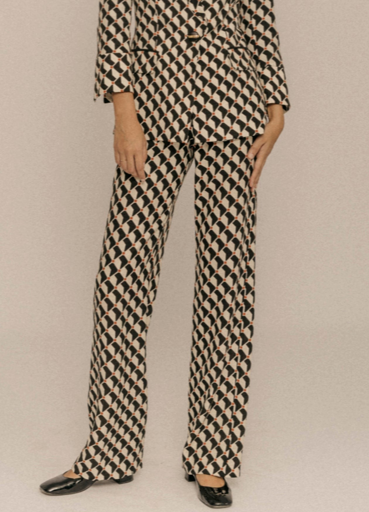 DOROTEA - CONJUNTO CHAQUETA Y PANTALÓN