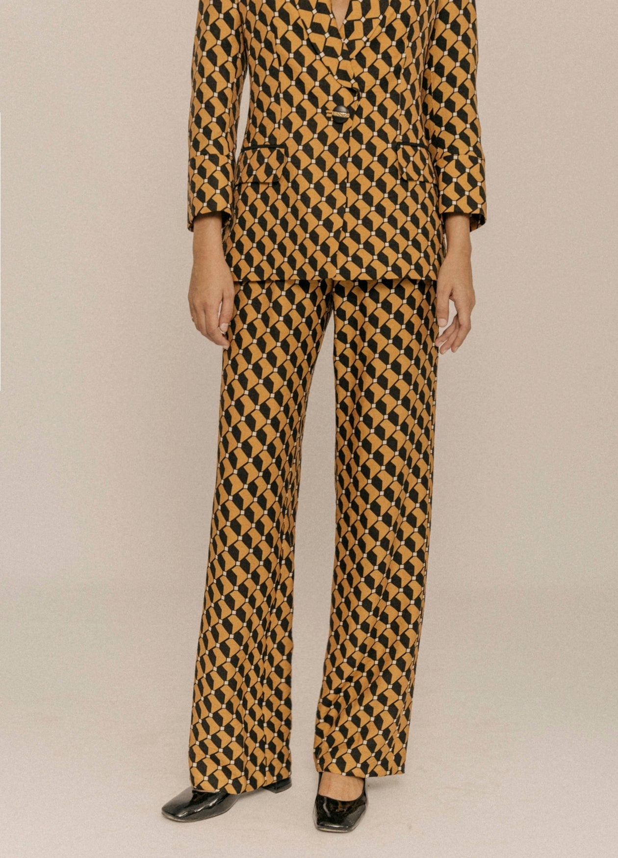 DOROTEA - CONJUNTO CHAQUETA Y PANTALÓN