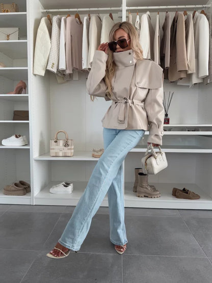 CLAUDIA - CHAQUETA CON CINTURÓN AJUSTADO